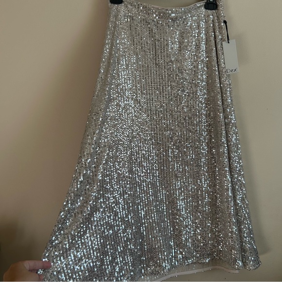 NWT Dex champagne sequins midi skirt medium - Picture 4 of 5